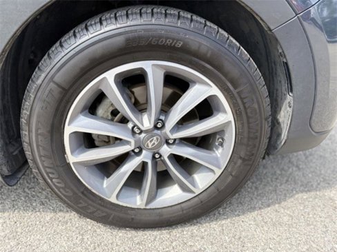 Used 2017 Hyundai Santa Fe Limited image 9