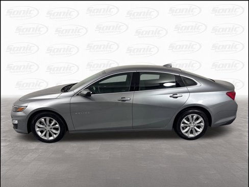 Used 2025 Chevrolet Malibu LT image 2