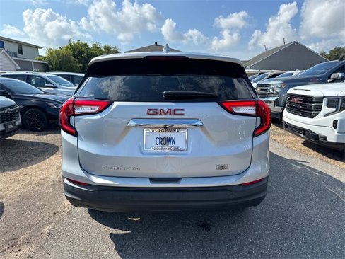 Used 2022 GMC Terrain SLE image 8