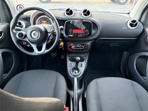 Used 2018 smart fortwo electric drive image 28