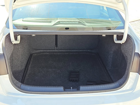 Certified 2024 Volkswagen Jetta Sport image 6
