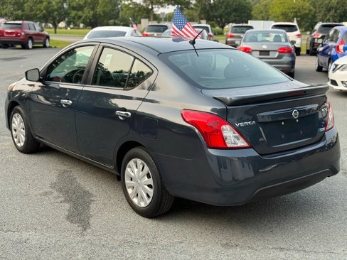 Used 2016 Nissan Versa SV image 4