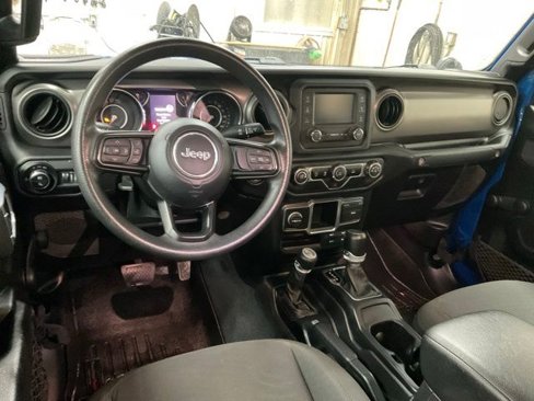 Used 2020 Jeep Gladiator Sport image 9