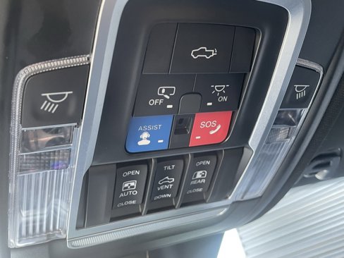 Used 2020 RAM 3500 Laramie image 28