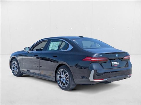 New 2026 BMW i5 eDrive40 image 8