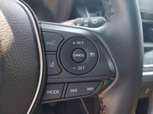 Used 2022 Toyota Corolla Cross LE image 25