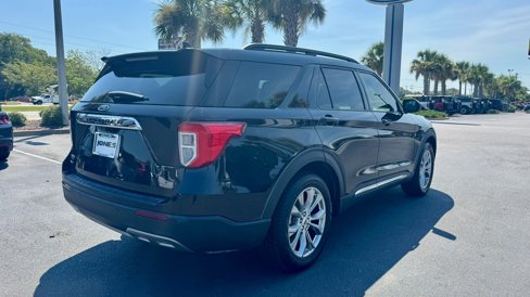 Certified 2021 Ford Explorer XLT w/ Equipment Group 202A image 7