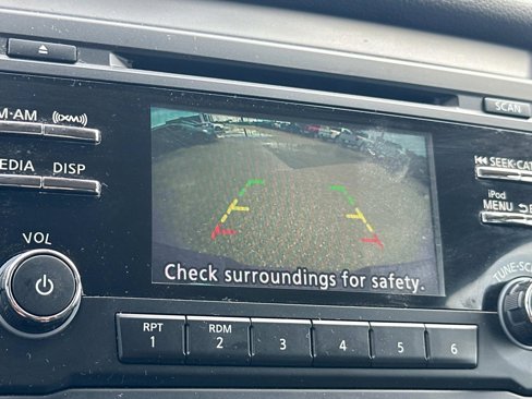 Used 2018 Nissan Titan SV image 20
