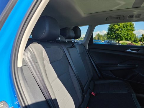 New 2025 Volkswagen Taos SE image 16