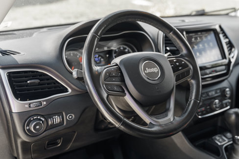 Used 2020 Jeep Cherokee Limited image 10