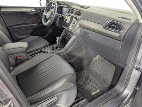 Used 2022 Volkswagen Tiguan SE image 36