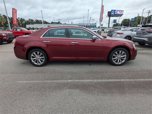 Used 2019 Chrysler 300 Limited image 7