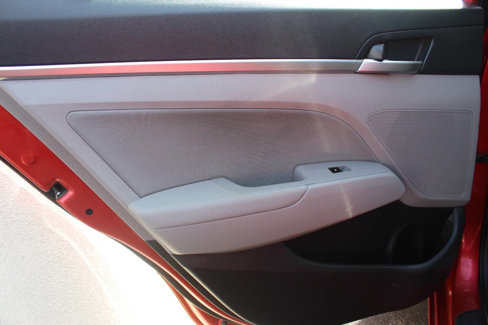 Used 2020 Hyundai Elantra SEL image 16