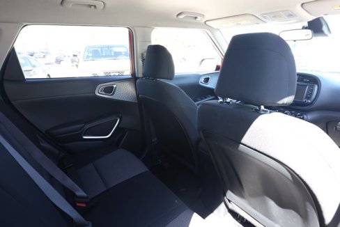 Used 2023 Kia Soul LX w/ LX Technology Package image 17