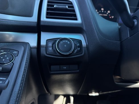 Used 2014 Ford Explorer XLT image 25