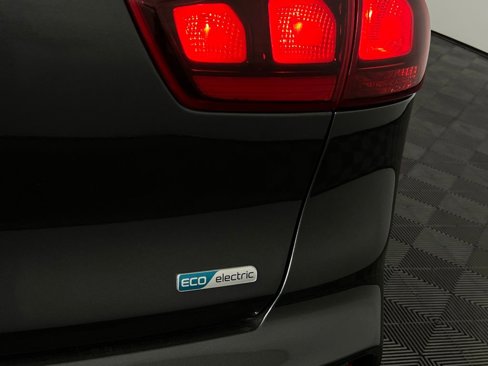 Used 2022 Kia Niro EX image 15