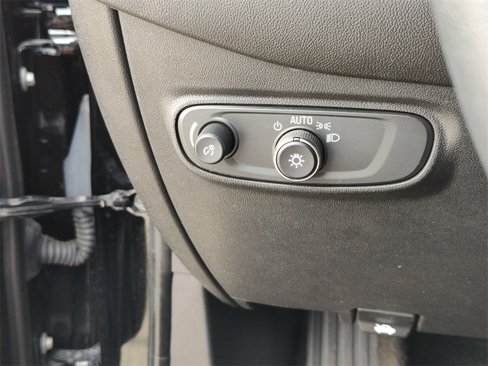 Used 2024 Chevrolet Equinox LS image 23