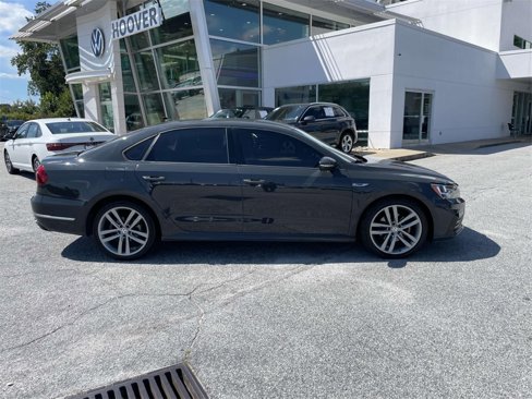 Used 2018 Volkswagen Passat 2.0T R-Line image 2