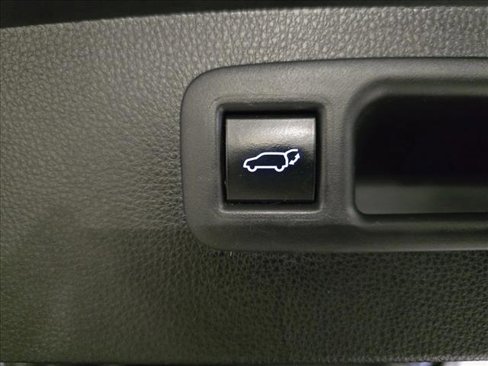 Used 2022 Toyota Highlander XLE image 14