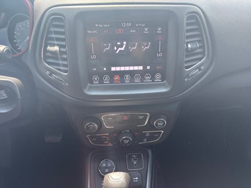 Used 2020 Jeep Compass Trailhawk image 17