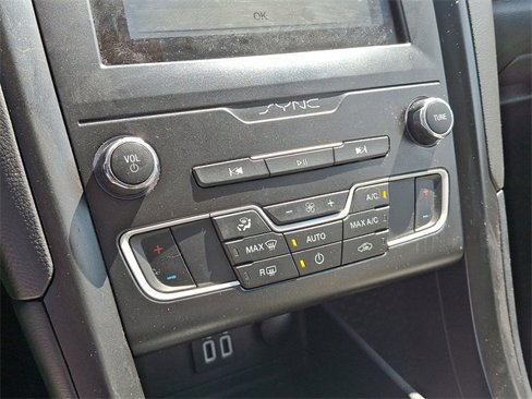 Used 2019 Ford Fusion SE w/ Equipment Group 151A image 18