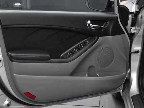 Used 2016 Kia Forte LX image 10