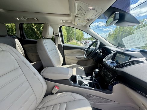 Used 2018 Ford Escape Titanium w/ Ford Safe & Smart Package image 18