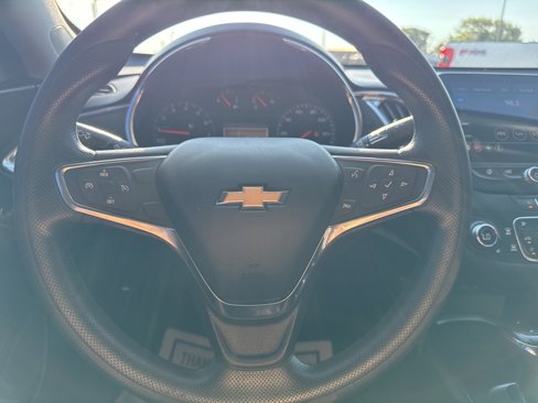 Used 2020 Chevrolet Malibu LT image 16