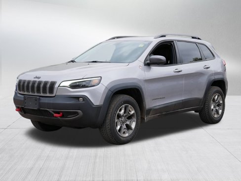 Used 2019 Jeep Cherokee Trailhawk w/ Cold Weather Group image 3