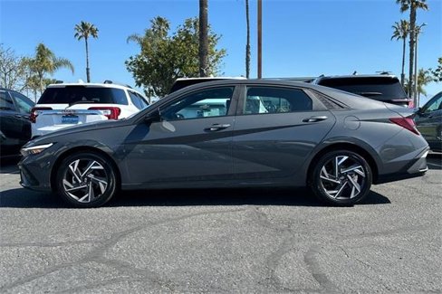 Used 2025 Hyundai Elantra Sport image 7
