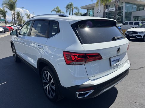 Certified 2023 Volkswagen Taos SE image 8