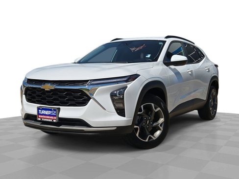 Certified 2024 Chevrolet Trax LT w/ Driver Confidence Package image 1