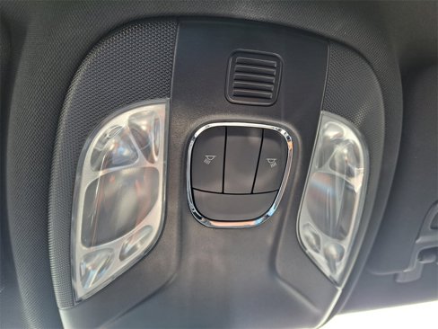 Used 2025 Jeep Compass Sport image 15