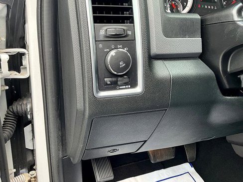 Used 2015 RAM 1500 SLT image 18