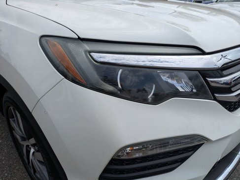 Used 2018 Honda Pilot Touring image 10