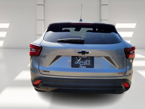 Certified 2025 Chevrolet Trax RS w/ Driver Confidence Package image 6