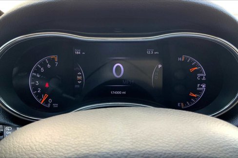 Used 2020 Jeep Grand Cherokee Limited w/ Luxury Group II image 25