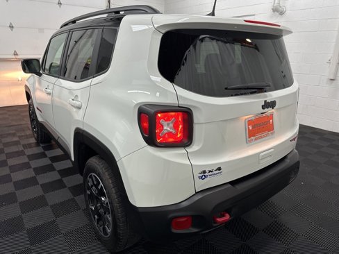 Used 2023 Jeep Renegade Trailhawk image 8