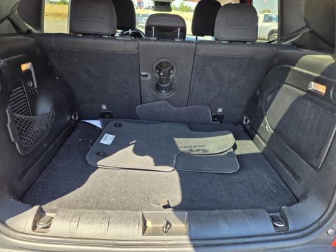Used 2015 Jeep Renegade Latitude w/ Popular Equipment Group image 31
