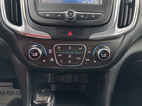 Used 2018 Chevrolet Equinox LT image 46
