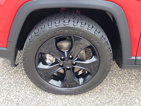 Used 2021 Jeep Compass Latitude image 11