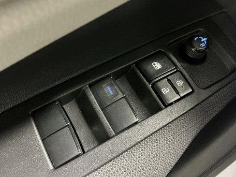 Used 2022 Toyota Corolla LE image 23
