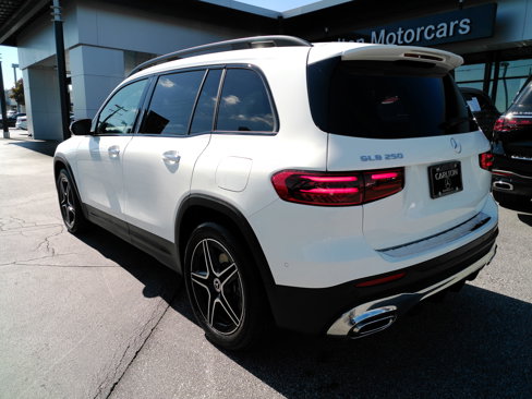 Used 2024 Mercedes-Benz GLB 250 4MATIC image 3