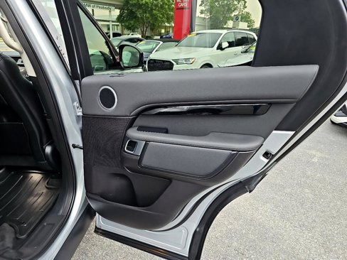 Used 2018 Land Rover Discovery SE image 48