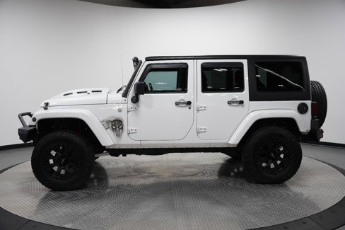 Used 2016 Jeep Wrangler Unlimited Sahara w/ Connectivity Group image 5