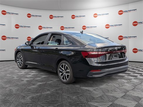New 2025 Volkswagen Jetta SE image 7