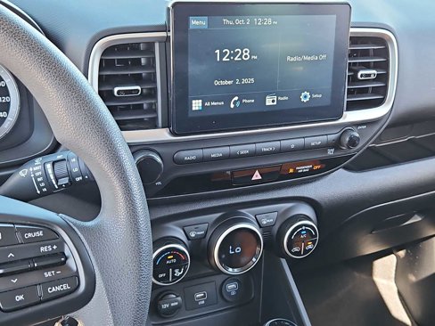 Used 2020 Hyundai Venue SEL image 26