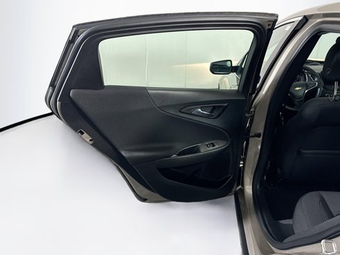 Used 2022 Chevrolet Malibu LT image 25