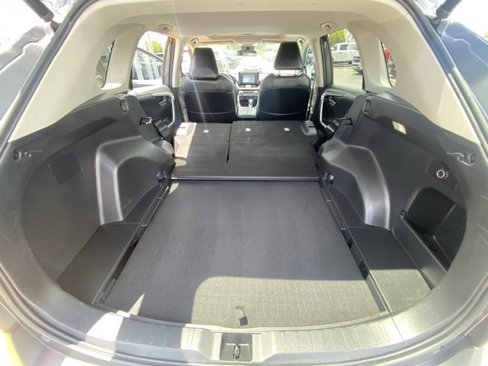 Used 2022 Toyota RAV4 XLE Premium image 28