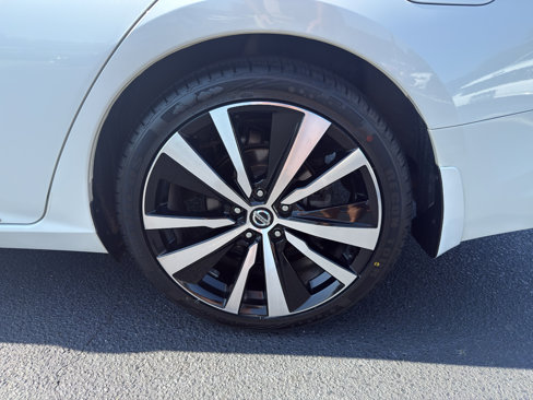 Used 2019 Nissan Altima 2.5 Platinum image 17